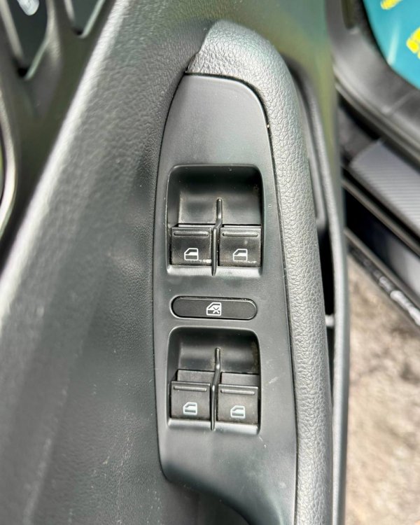 Volkswagen Jetta VI · Рестайлинг - Image 18