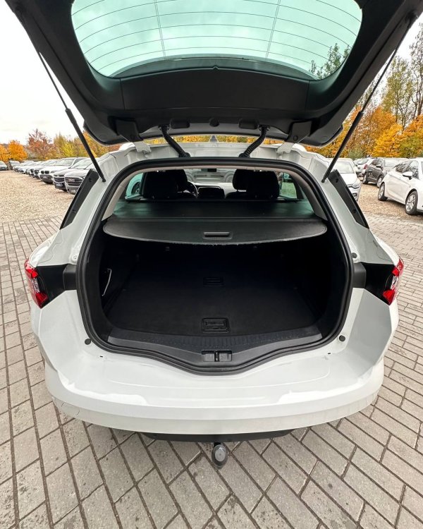 Renault Megane IV - Image 11