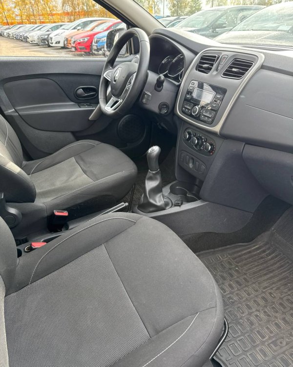 Renault Logan Stepway I - Image 14
