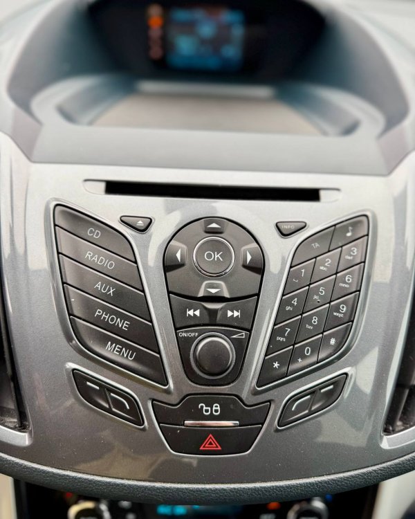 Ford Grand C-Max I - Image 20