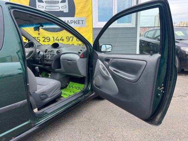 Toyota Yaris I (P1), 2000 г - Image 16