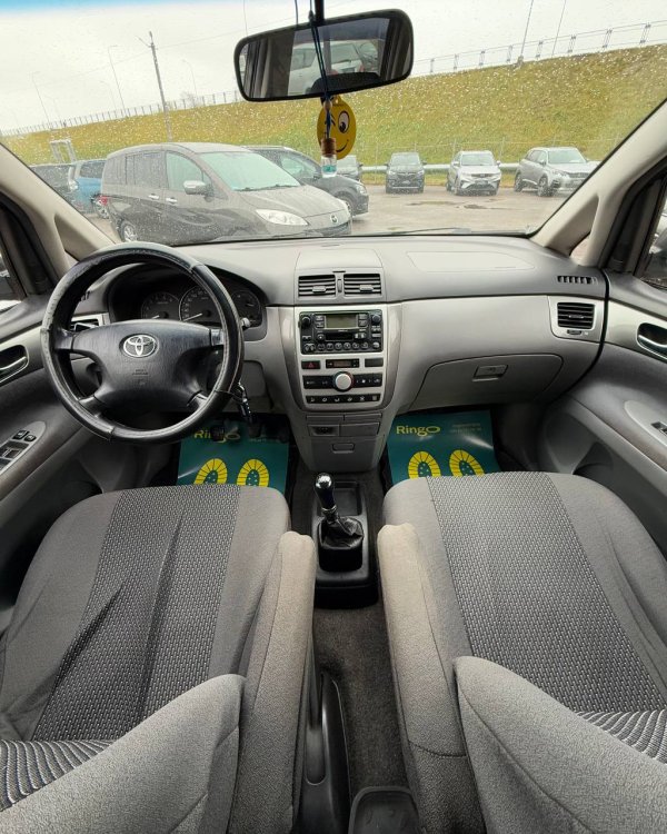 Toyota Avensis Verso I - Image 11