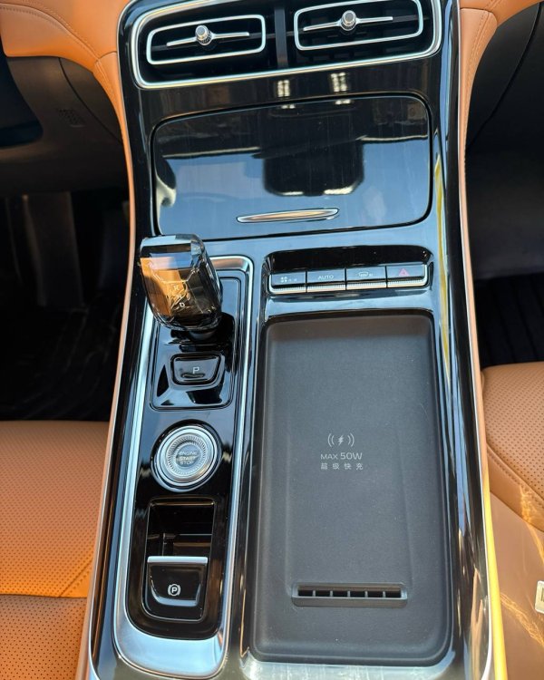 Geely Boyue I · 2-й рестайлинг - Image 16