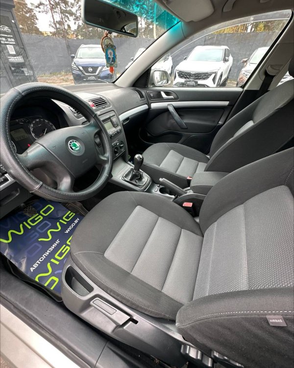Skoda Octavia II - Image 8