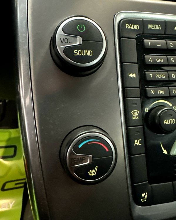 Volvo V70 III - Image 16