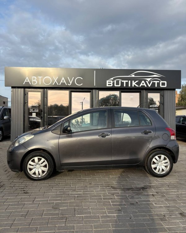 Toyota Yaris II (XP9) · Рестайлинг - Image 13