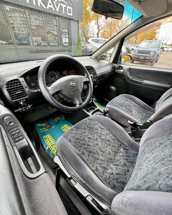 Opel Zafira A - Image 10