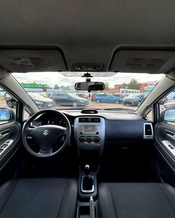 Suzuki Liana I · Рестайлинг - Image 12