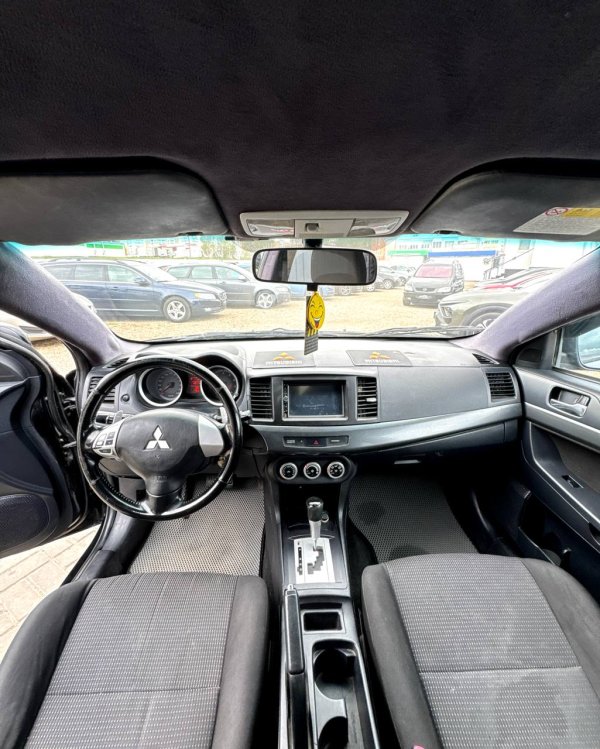 Mitsubishi Lancer X - Image 11