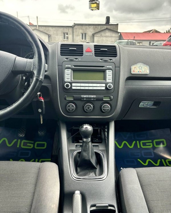 Volkswagen Golf V - Image 13