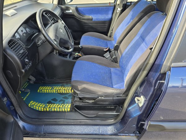 Opel Zafira A - Image 10