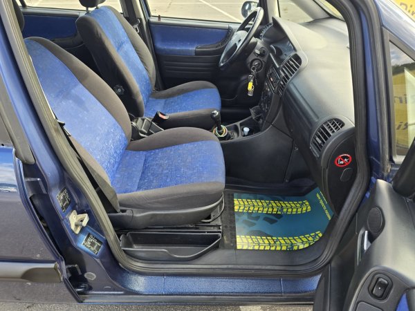 Opel Zafira A - Image 13
