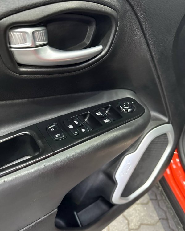 Jeep Renegade I - Image 12