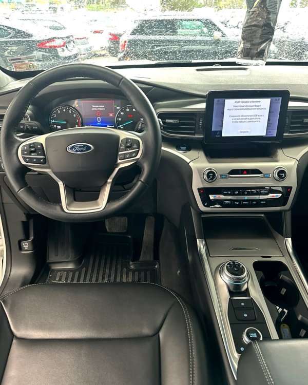 Ford Explorer VI - Image 15