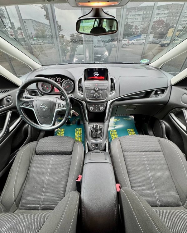 Opel Zafira C - Image 9