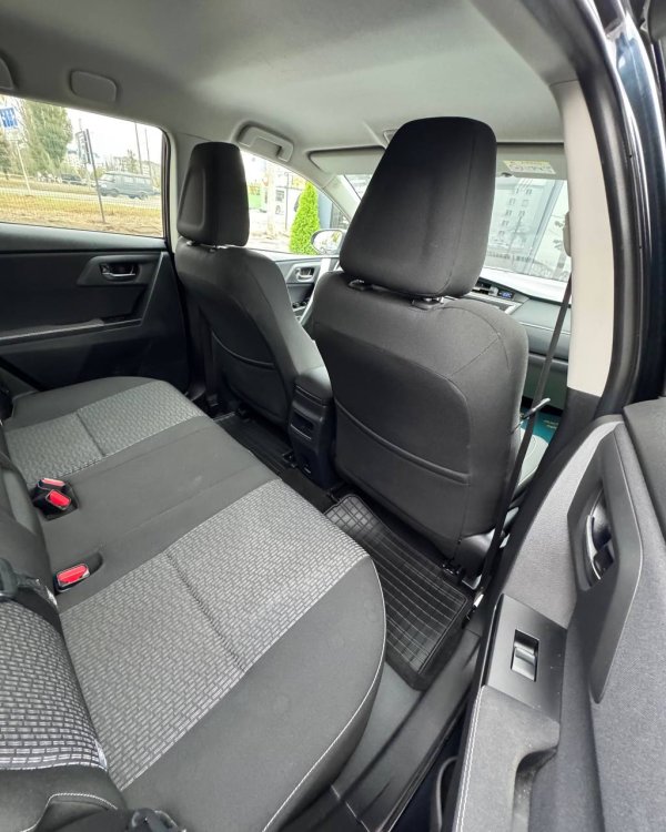 Toyota Auris II (E180) - Image 12