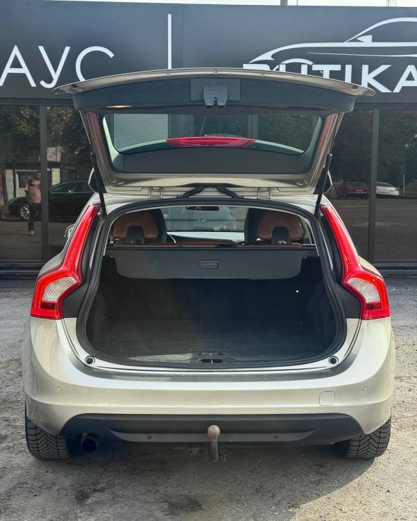 Volvo V60 I - Image 12