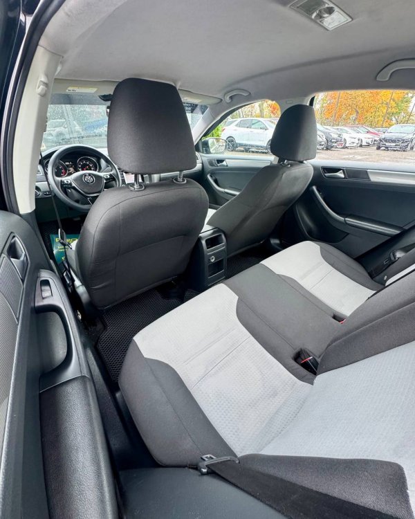 Volkswagen Jetta VI · Рестайлинг - Image 11