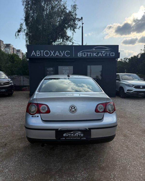 Volkswagen Passat B6 - Image 5