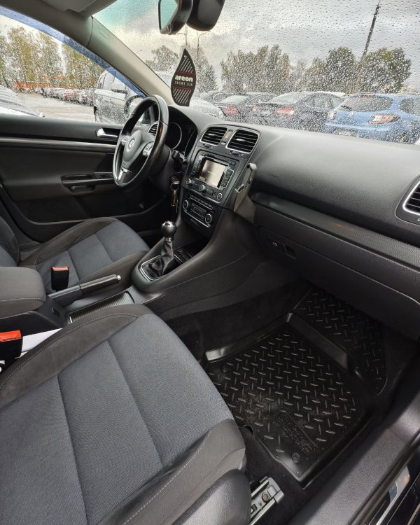 Volkswagen Golf VI - Image 14