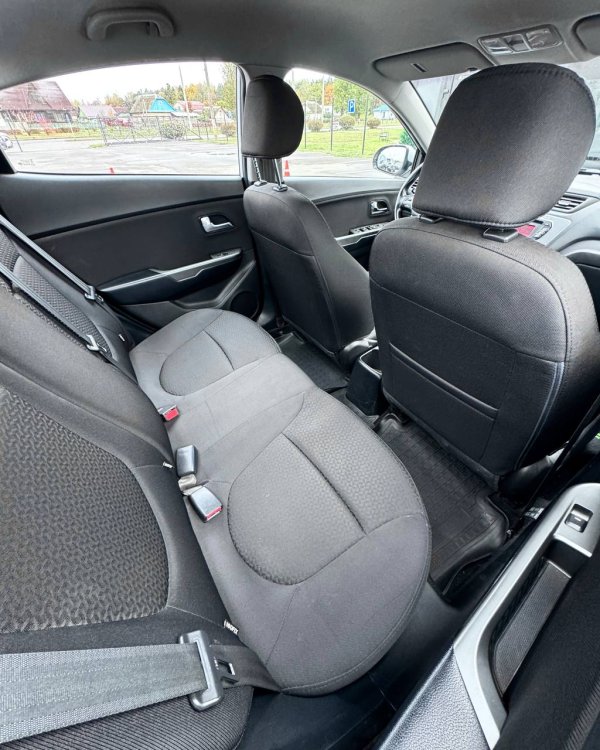 Kia Rio III - Image 12
