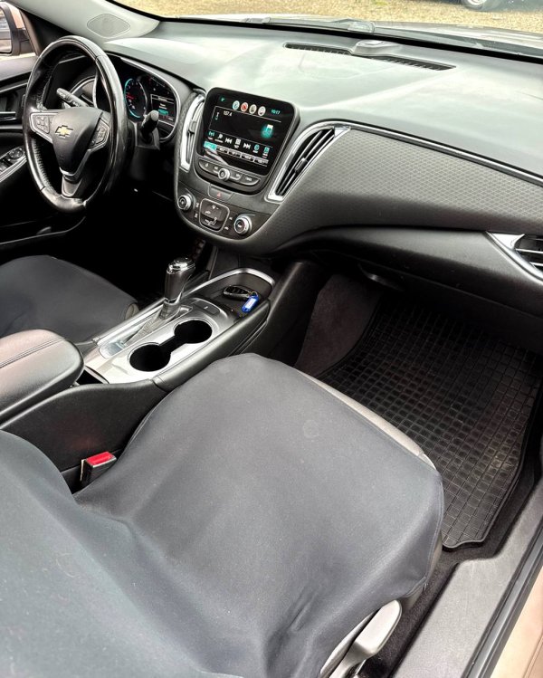 Chevrolet Malibu IX - Image 11