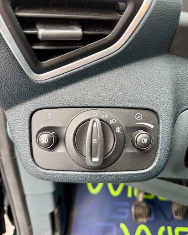 Ford Grand C-Max I - Image 16