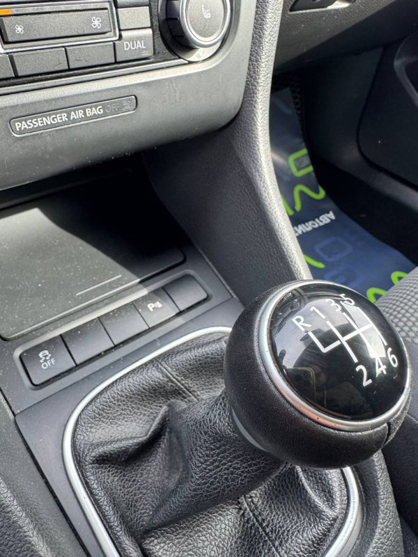 Volkswagen Golf VI - Image 17