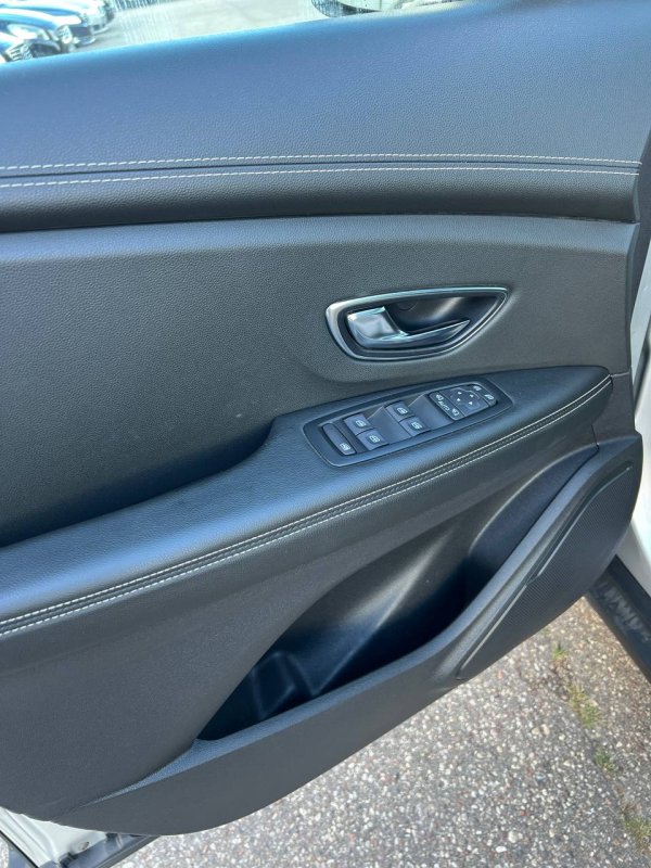 Renault Grand Scenic IV - Image 11