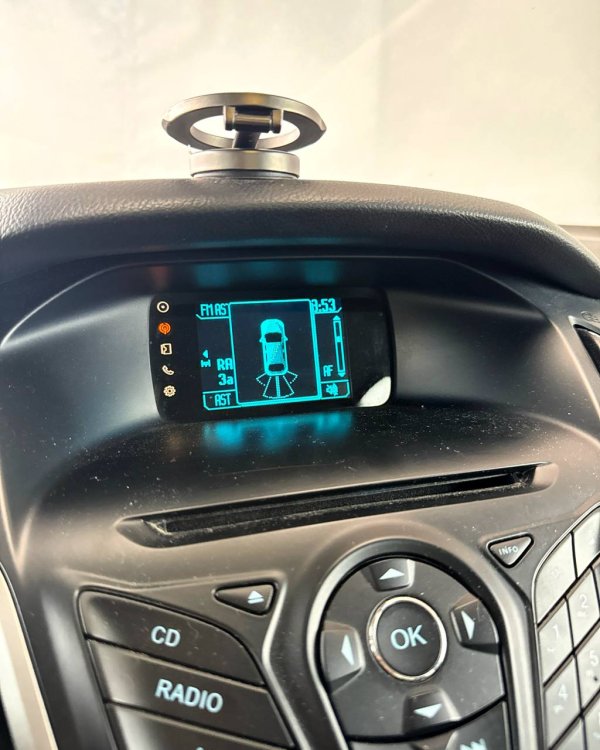 Ford Focus III - Image 12