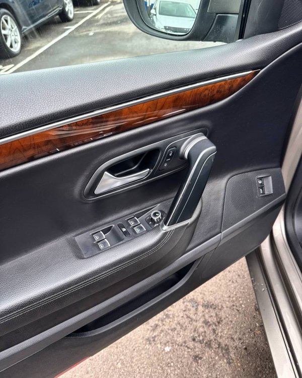 Volkswagen Passat CC I · Рестайлинг - Image 9