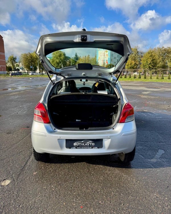 Toyota Yaris II (XP9) · Рестайлинг - Image 12
