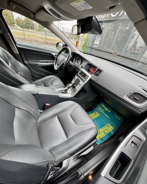 Volvo S60 II · Рестайлинг - Image 13