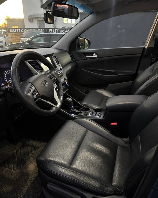 Hyundai Tucson III - Image 8