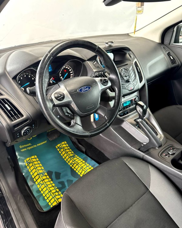 Ford Focus III - Image 11