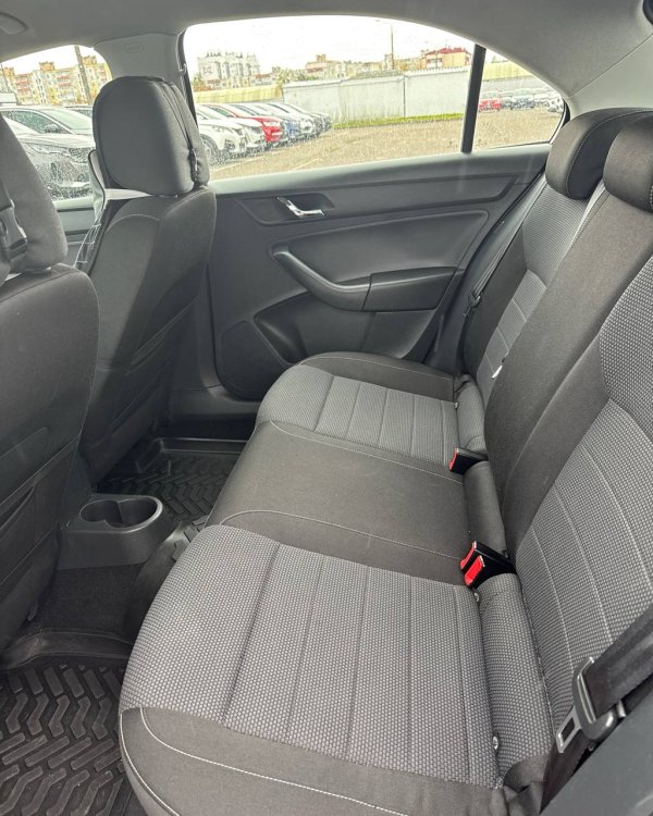 Skoda Rapid I - Image 13