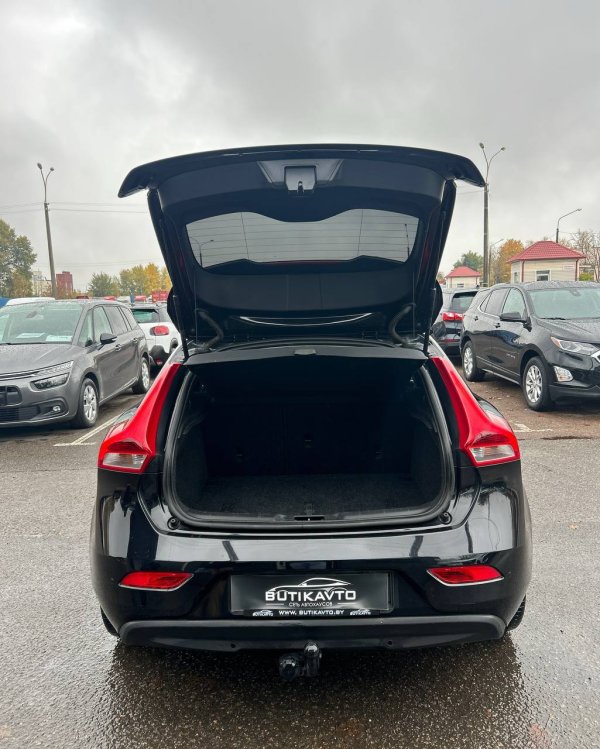 Volvo V40 II - Image 12