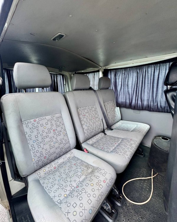 Volkswagen Transporter T5 - Image 11