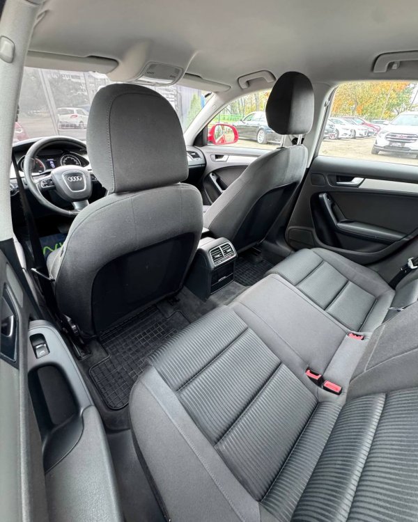 Audi A4 B8 - Image 11