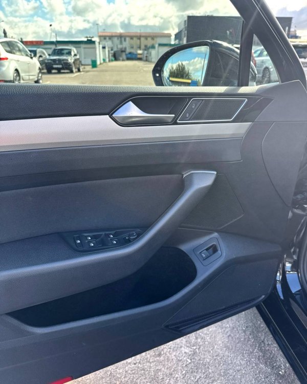Volkswagen Passat B8 - Image 12