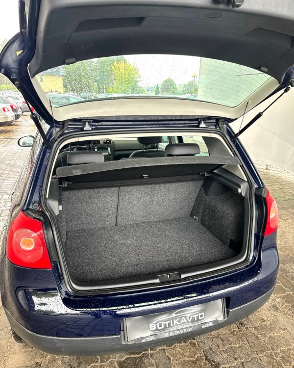 Volkswagen Golf V - Image 14