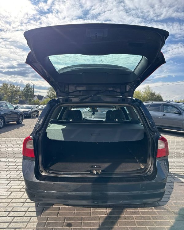 Volvo V70 III - Image 12