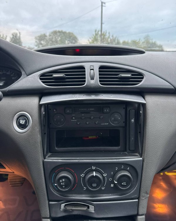 Renault Laguna II - Image 13