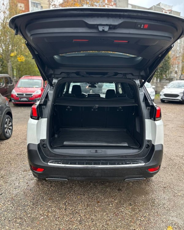 Peugeot 5008 II - Image 18