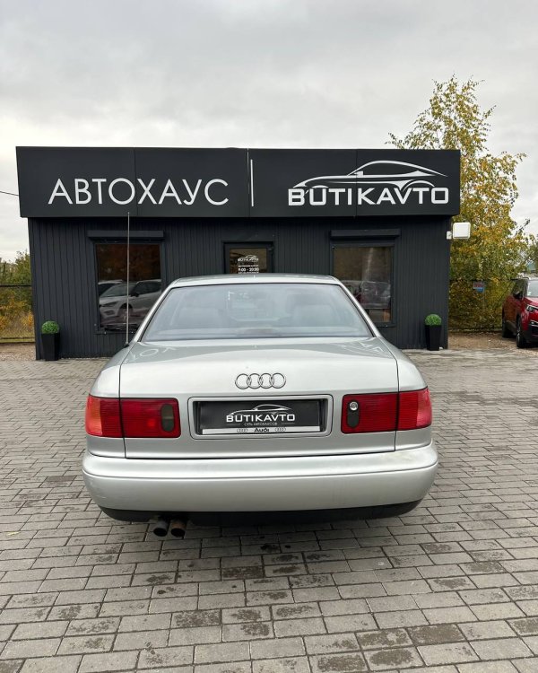 Audi A8 D2 - Image 5