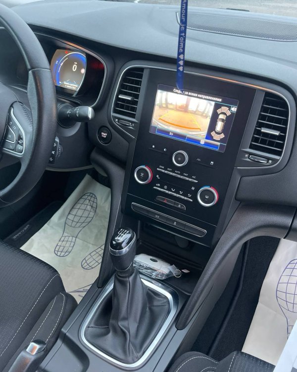 Renault Megane IV - Image 11