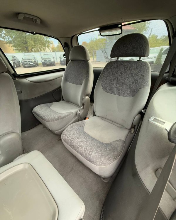 Ford Galaxy I - Image 12