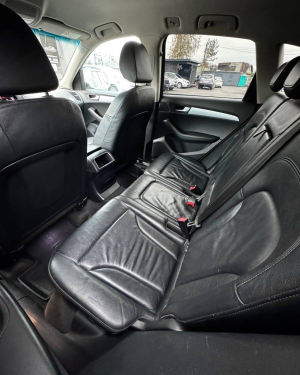 Audi Q5 8R - Image 11