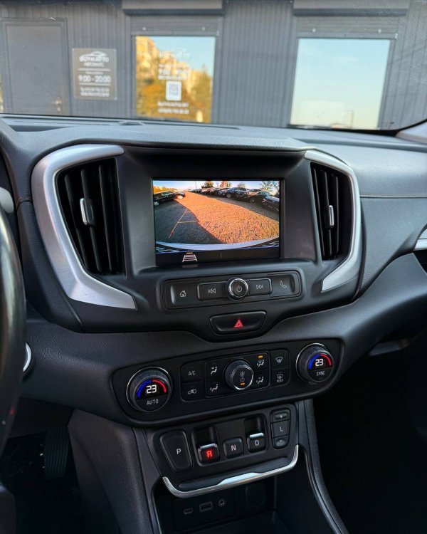 GMC Terrain II - Image 10