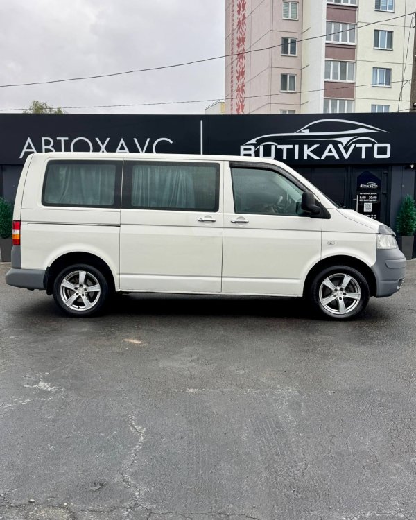 Volkswagen Transporter T5 - Image 8